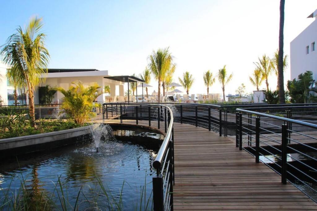Rivière Noire Latitude Luxury Seafront Suite מראה חיצוני תמונה