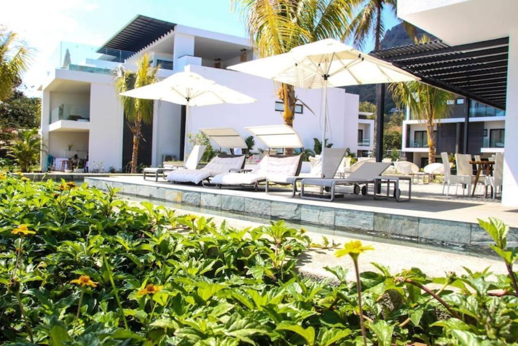 Rivière Noire Latitude Luxury Seafront Suite מראה חיצוני תמונה