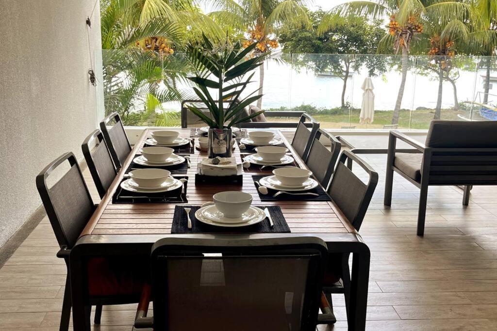Rivière Noire Latitude Luxury Seafront Suite מראה חיצוני תמונה